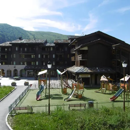 Apartment Skis Aux Pieds A Valmorel, Balcon, Proche Commerces, 4 Couchages - Fr-1-356-291 Valmorel
